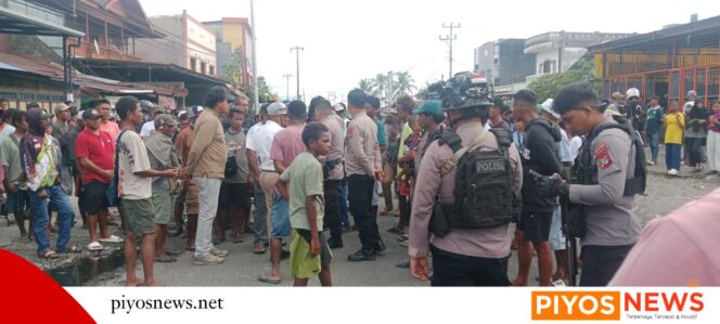 
					Usai Aksi Pendulang, Pengusaha Emas Mulai Serap Hasil Dulangan, Jalan Ahmad Yani Sempat Tersendat
