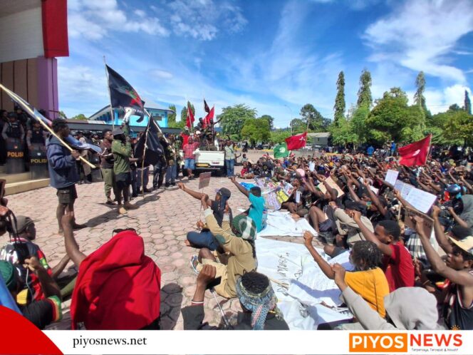 
					Aksi Front Rakyat Bergerak Soroti MRP, OTSUS Hingga PTFI di Nabire Berlangsung Aman dan Damai 