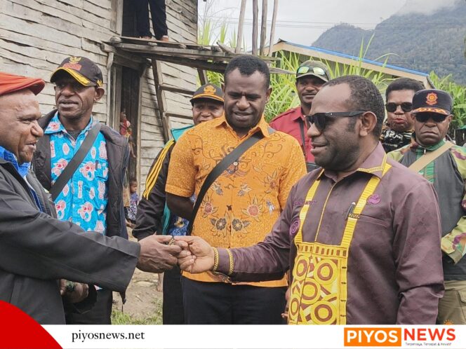 
					Bupati Deiyai Tinjau Langsung Tigi Utara, Pastikan Pelayanan Berjalan Optimal