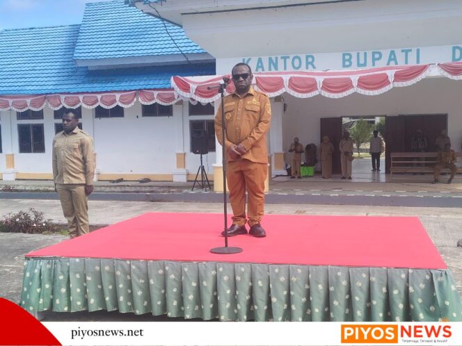 
					Bupati Deiyai Pimpin Apel Gabungan, Tegaskan Disiplin ASN dan Evaluasi TPP