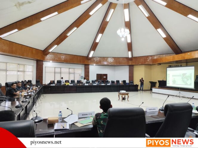 
					Bahas Kamtibmas di Mimika, Komisi I DPRK Gelar Pertemuan Dengan Unsur TNI-Polri