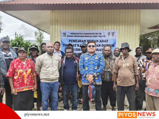 
					Kesbangpol Deiyai Monitoring Pemilihan Kepala Suku Mee, Proses Demokrasi Adat Berjalan Aman dan Lancar