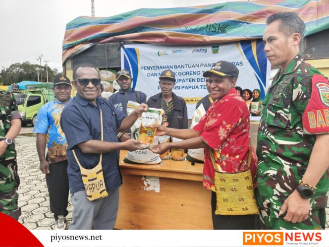 
					Pemkab Deiyai Salurkan Bantuan Beras dan Minyak Goreng untuk Masyarakat Melalui Lima Distrik