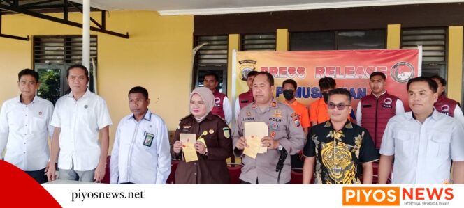 
					Polisi Musnahkan Sabu-sabu Senilai Ratusan Juta Rupiah