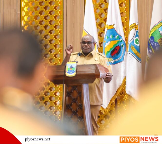 
					Soroti Absennya MRP, Gubernur Tegaskan: “Jangan Hanya Terima Gaji Otsus, Tapi Tidak Kawal”