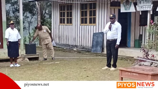 
					Buka Ujian Sekolah, Ini Moment Pengabdian Terakhir Martinus Boma Jalankan Tugas Sebagai Pengawas Selama 24 Tahun 