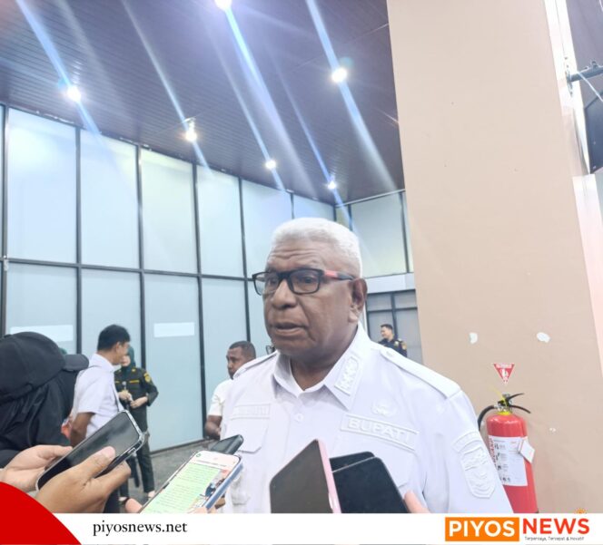 
					Bupati Mimika Minta ASN Tetap Fokus Layani Masyarakat, Jangan Terpengaruh Isu Rolling Jabatan
