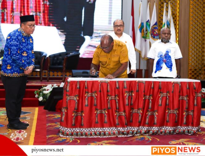
					Pemprov, Kejati dan KPU Papua Tengah Teken MoU Penguatan Pendampingan Hukum