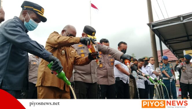
					Peredaran Miras Ilegal Digempur, Polres Mimika Musnahkan Ribuan Liter Barang Temuan