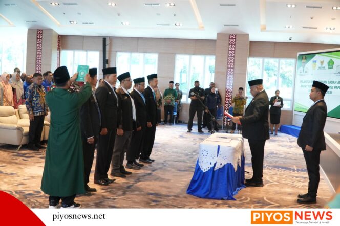
					Lantik Pimpinan Baru Periode 2026 – 2031, Gubernur Papua Ajak BAZNAS Perkuat Kolaborasi untuk Wujudkan Papua Cerah