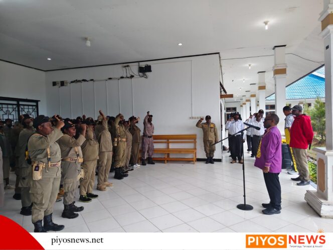 
					Bupati Deiyai Tegaskan Satpol PP Harus Aktif di Lapangan, Anggota Yang Malas Akan Dicoret