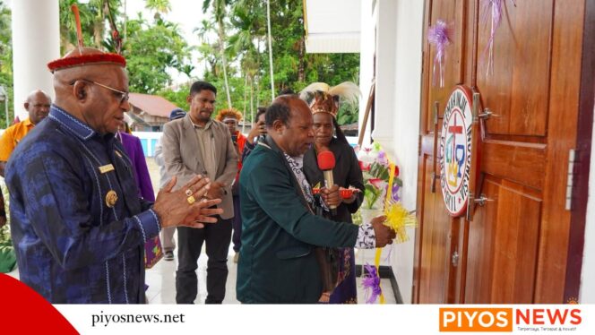 
					Bupati Puncak Resmikan Gereja GKII Petrus Kalimangga di Nabire, Ajak Jemaat Perkuat Persatuan