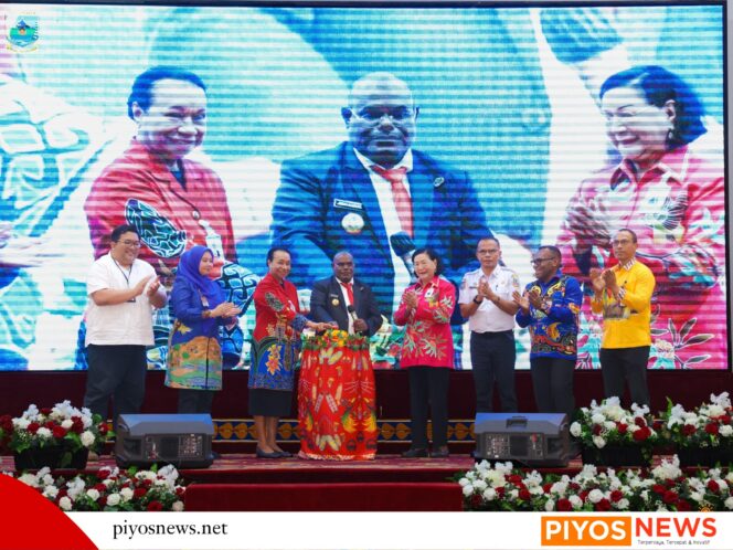 
					Nawipa Resmikan SP2D Online dan KKPD, Papua Tengah Masuki Era Digitalisasi Pengelolaan Keuangan Daerah