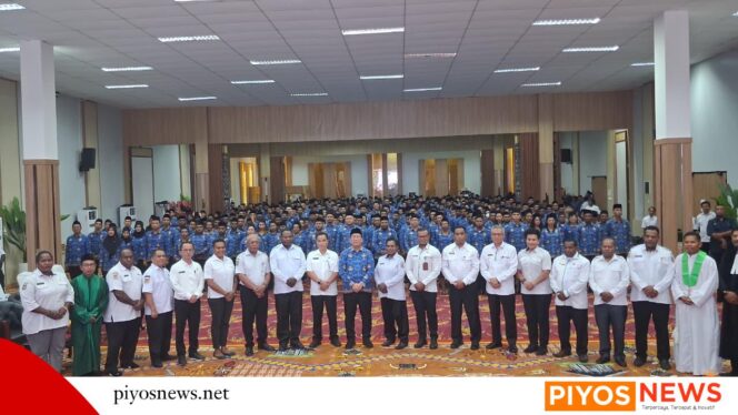 
					Pemprov Papua Tengah Kukuhkan 919 PNS Baru, Gubernur: Ini Awal Pengabdian kepada Masyarakat