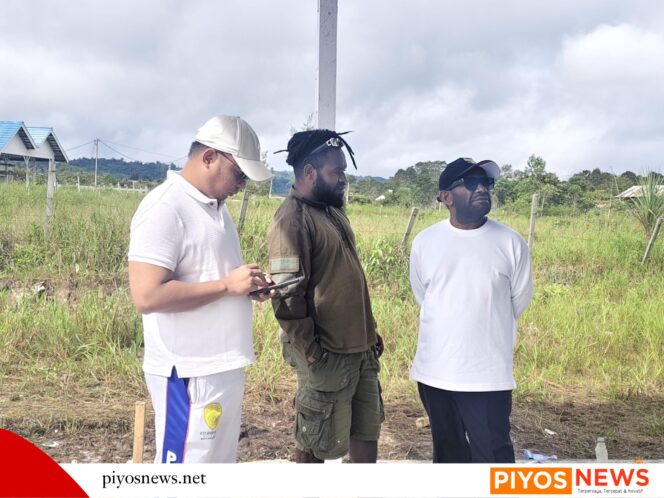 
					Bupati Deiyai Tinjau Pembangunan Sekretariat dan Bengkel Komunitas Sopir Mee Yoka