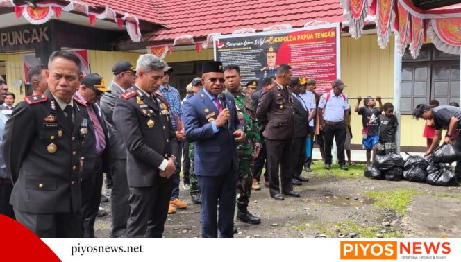 
					Silaturahmi dan Penyaluran Sembako di Ilaga, Tokoh Adat Dukung Ajakan Bupati Elvis Tabuni Jaga Keamanan Kabupaten Puncak