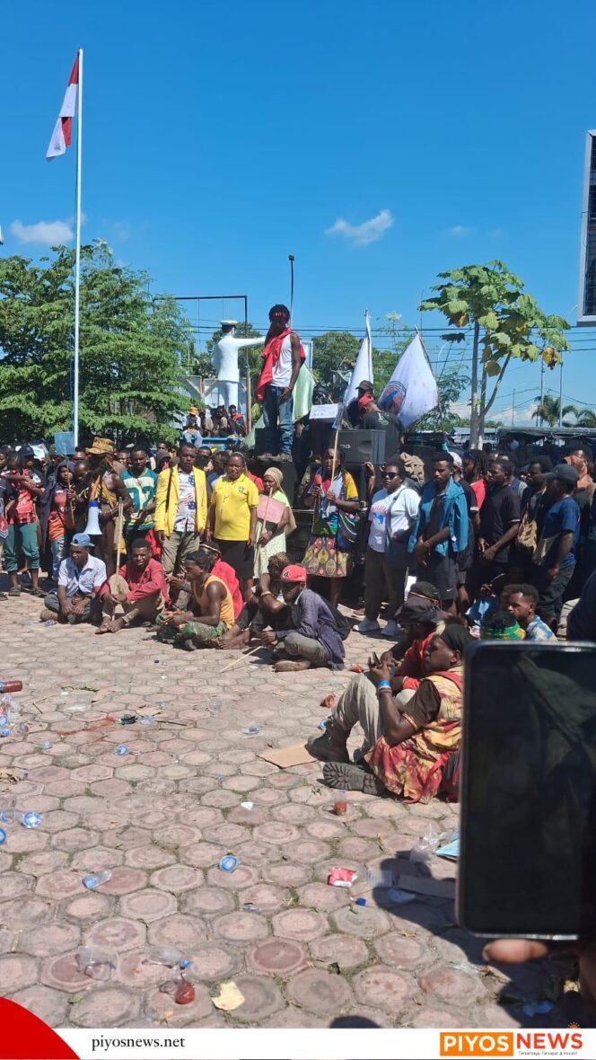 
					Mahasiswa Intan Jaya Serahkan Pernyataan Sikap ke DPR Papua Tengah, Desak Investigasi Dugaan Pelanggaran HAM