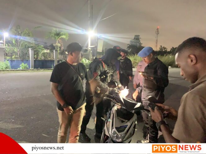 
					Sisir Titik Rawan, Polres Mimika Amankan Terduga Pelaku Narkotika dan Senjata Tajam