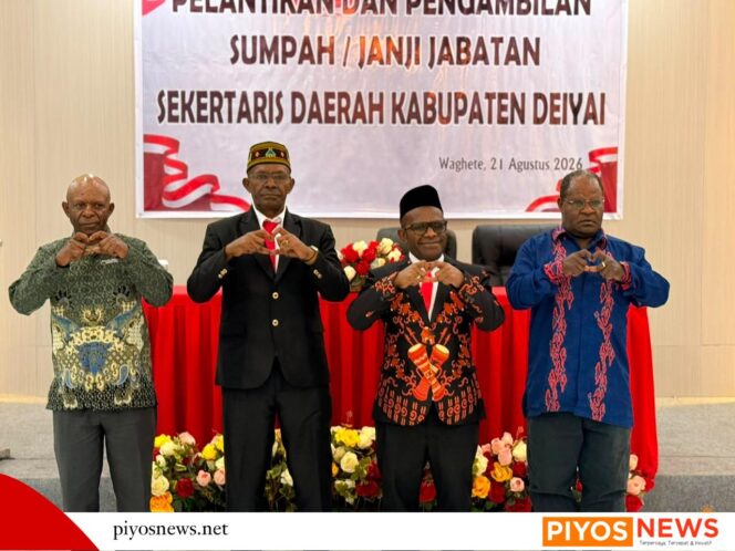 
					Ambrosius Eria Resmi Dilantik sebagai Sekda Definitif Kabupaten Deiyai