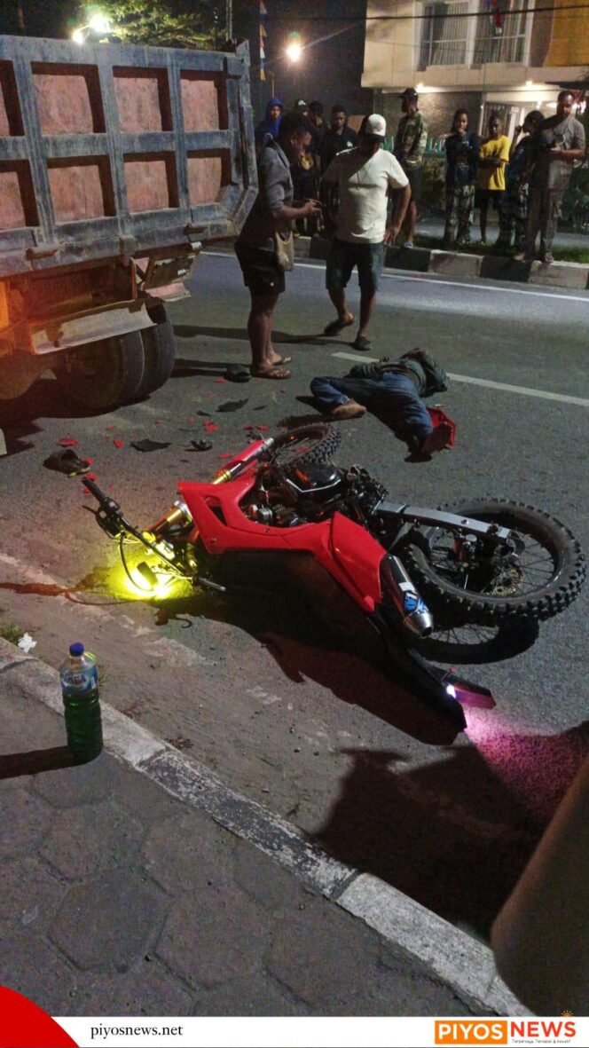 
					Tabrak Truk Yang Sedang Parkir, Pengendara CRF Luka Berat