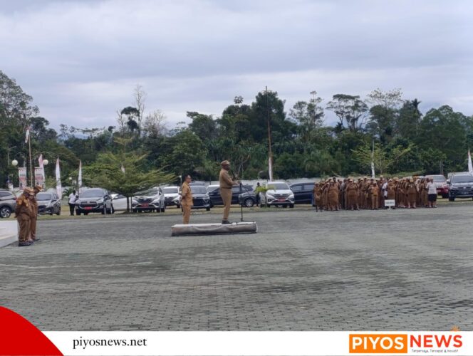 
					Kecam Pembunuhan Dua Siswa, Bupati Rettob: Kita Sedih, Anak-Anak Tak Berdosa Jadi Korban 