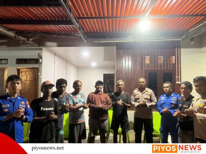
					Terombang-ambing Semalaman di Perairan Yapero, Enam Korban KM Citra Harapan Selamat