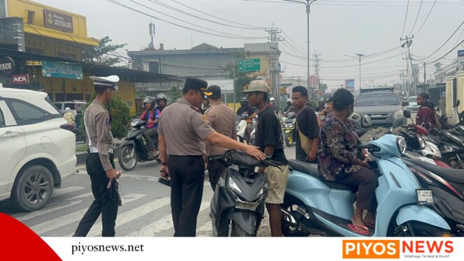 
					Strong Point Pagi, Wakapolres Turun Langsung Atur Lalu Lintas 
