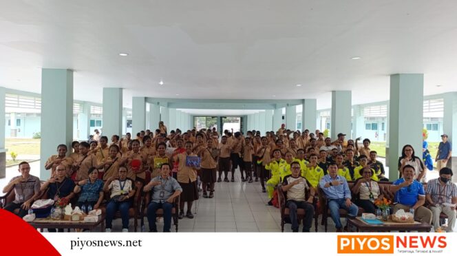 
					Peserta IFRC Berbagi Pengetahuan Keselamatan kepada Pelajar di Timika