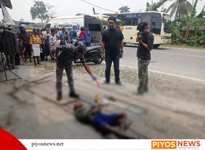 
					Diduga Sakit, Pria Lansia Ditemukan Meninggal di Pinggir Jalan