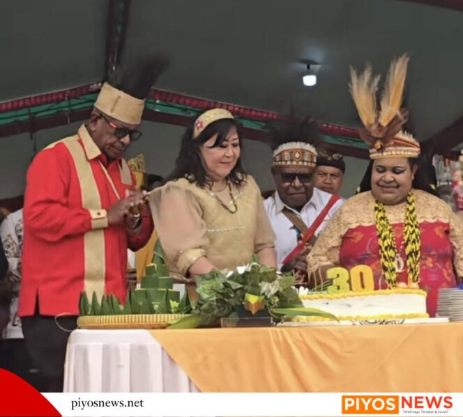 
					HUT ke-30 Mimika, Bupati Johannes Rettob Tegaskan Pembangunan Bukan Hanya Tugas Pemerintah: Semua Harus Bergerak