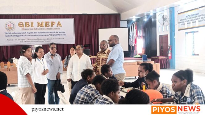 
					Suasana saat Anggota DPD RI, Wilhelmus Pigai berama Staf Ahli Laurens Ikinia Kunjungi  MEPA Boarding School. Selasa, 13 Oktober 2026, di Nabire, Papua Tengah.