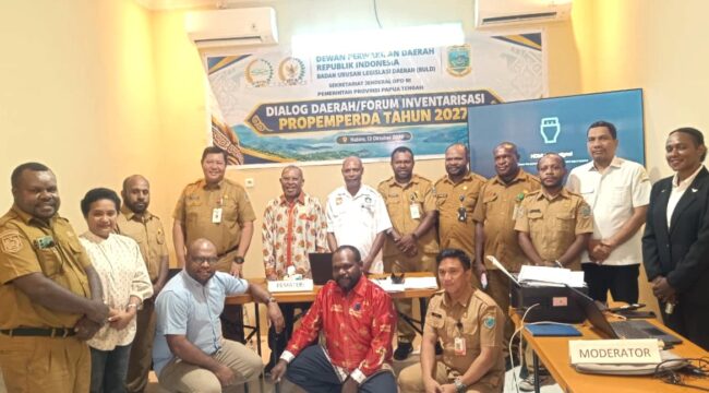 Foto bersama pada saat Dialog Daerah/Forum Inventarisasi Propemperda tahun 2027, Nabire 13 Oktober 2026